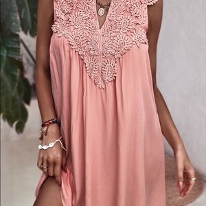 Sleeveless Beach dress with lace